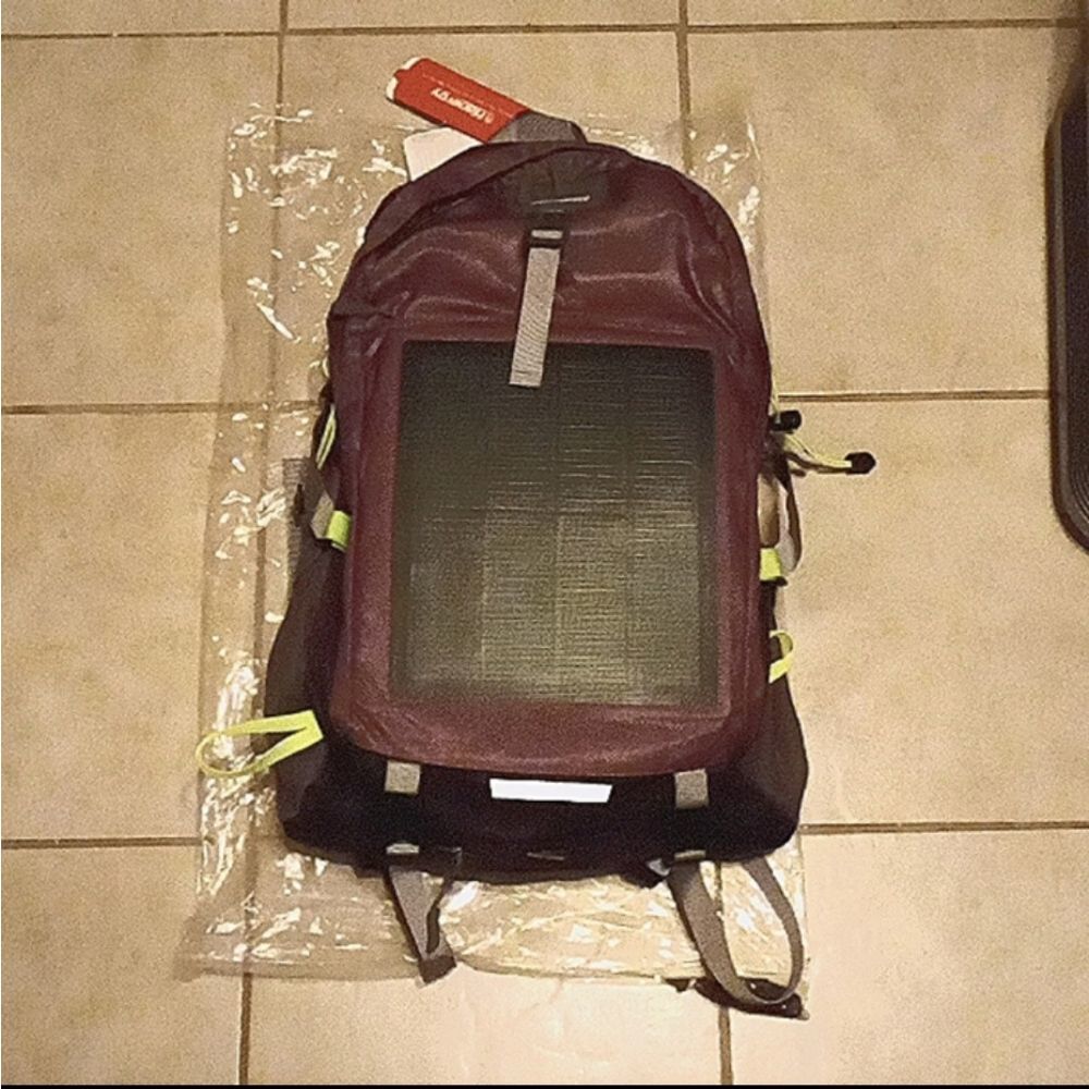 Solar backpack - Picture 5 of 9
